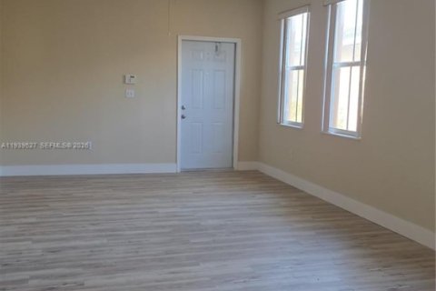 Villa ou maison à louer à Miami, Floride: 3 chambres № 1999262 - photo 5