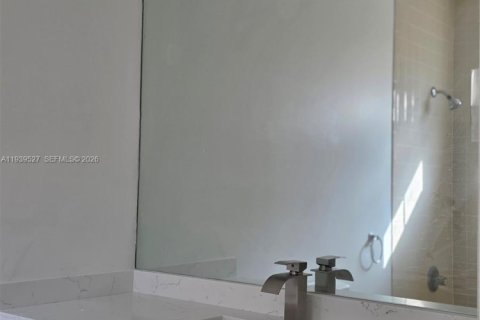 Casa en alquiler en Miami, Florida, 3 dormitorios № 1999262 - foto 20