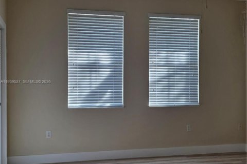 Casa en alquiler en Miami, Florida, 3 dormitorios № 1999262 - foto 18