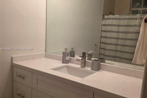 Снять в аренду виллу или дом в Майами, Флорида 3 спальни, № 1999262 - фото 27