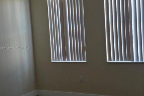 Casa en alquiler en Miami, Florida, 3 dormitorios № 1999262 - foto 17