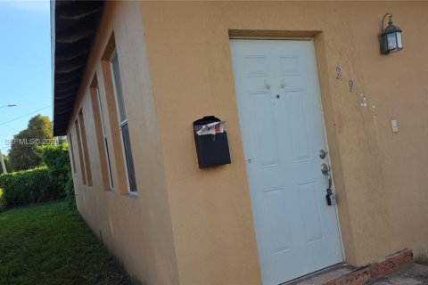 Villa ou maison à louer à Miami, Floride: 3 chambres № 1999262 - photo 8