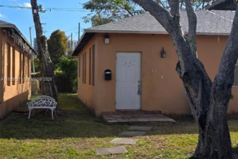 Снять в аренду виллу или дом в Майами, Флорида 3 спальни, № 1999262 - фото 24