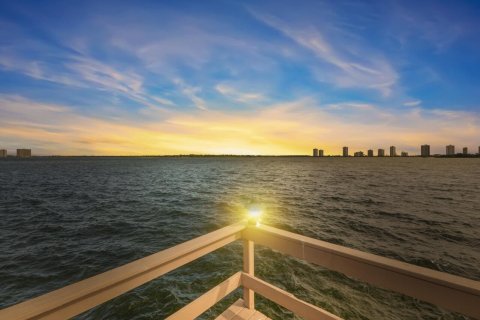Condo in North Palm Beach, Florida, 2 bedrooms  № 1009728 - photo 1