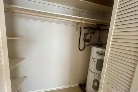 Снять в аренду квартиру в Тарпон-Спрингс, Флорида 1 комната, 98.76м2, № 2237782 - фото 15