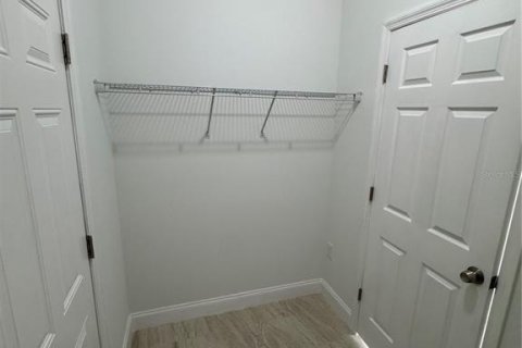 House in Deltona, Florida 4 bedrooms, 148.64 sq.m. № 2238707 - photo 26
