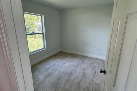 House in Deltona, Florida 4 bedrooms, 148.64 sq.m. № 2238707 - photo 18