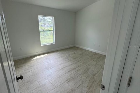 House in Deltona, Florida 4 bedrooms, 148.64 sq.m. № 2238707 - photo 27