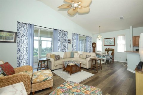 House in Clermont, Florida 2 bedrooms, 143.44 sq.m. № 1795615 - photo 6