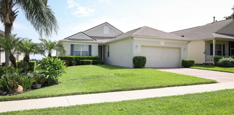 House in Clermont, Florida 2 bedrooms, 143.44 sq.m. № 1795615
