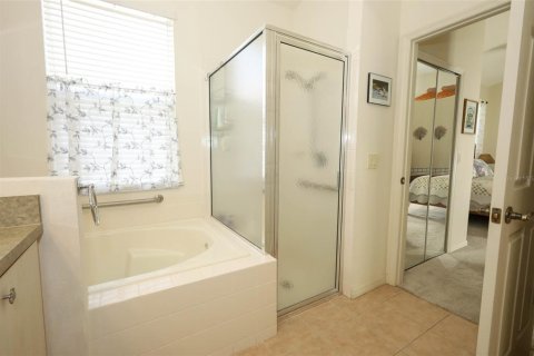 House in Clermont, Florida 2 bedrooms, 143.44 sq.m. № 1795615 - photo 18