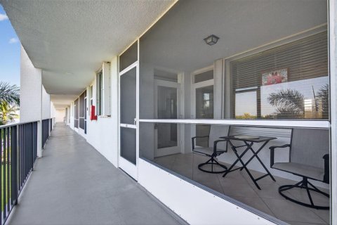 Condominio en venta en North Palm Beach, Florida, 1 dormitorio, 79.43 m2 № 2176684 - foto 5