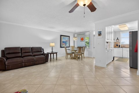 Condominio en venta en North Palm Beach, Florida, 1 dormitorio, 79.43 m2 № 2176684 - foto 19