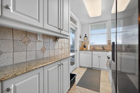 Condominio en venta en North Palm Beach, Florida, 1 dormitorio, 79.43 m2 № 2176684 - foto 24