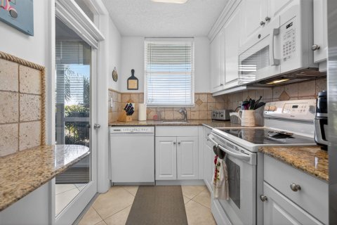 Condominio en venta en North Palm Beach, Florida, 1 dormitorio, 79.43 m2 № 2176684 - foto 25