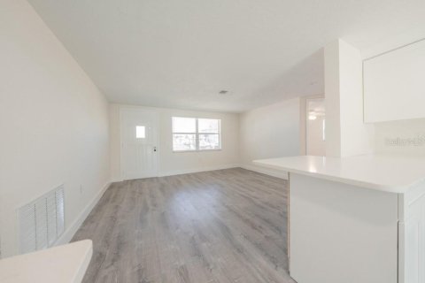 House in Hudson, Florida 3 bedrooms, 129.32 sq.m. № 1769595 - photo 23