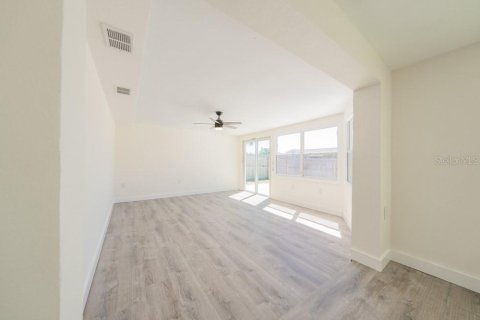 House in Hudson, Florida 3 bedrooms, 129.32 sq.m. № 1769595 - photo 18