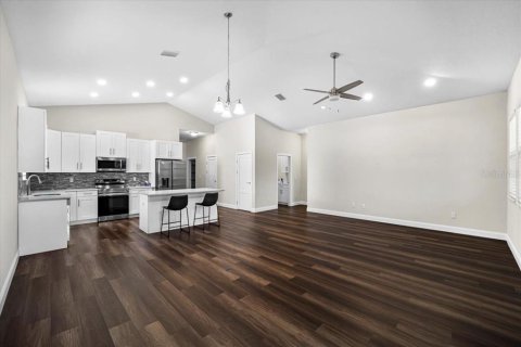 House in Palm Coast, Florida 3 bedrooms, 173.73 sq.m. № 2099222 - photo 3