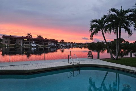 Apartamento en alquiler en North Palm Beach, Florida, 2 dormitorios, 1421.78 m2 № 2402021 - foto 2