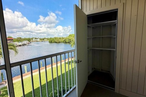 Apartamento en alquiler en North Palm Beach, Florida, 2 dormitorios, 1421.78 m2 № 2402021 - foto 15