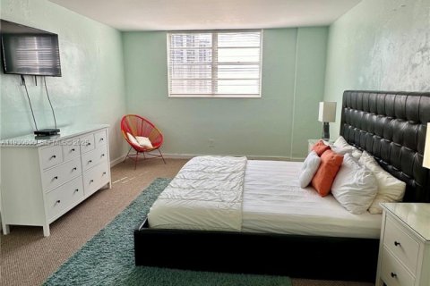 Снять в аренду кондоминиум в Санни-Айлс-Бич, Флорида 2 спальни, 139.82м2, № 1989304 - фото 7