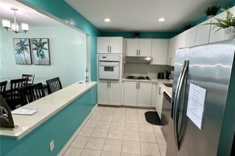 Снять в аренду кондоминиум в Санни-Айлс-Бич, Флорида 2 спальни, 139.82м2, № 1989304 - фото 11