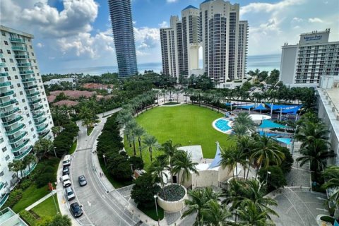Снять в аренду кондоминиум в Санни-Айлс-Бич, Флорида 2 спальни, 139.82м2, № 1989304 - фото 1