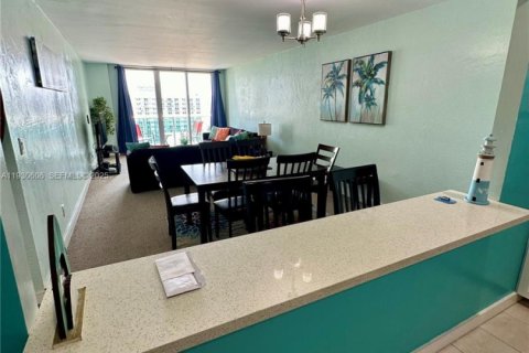 Снять в аренду кондоминиум в Санни-Айлс-Бич, Флорида 2 спальни, 139.82м2, № 1989304 - фото 10