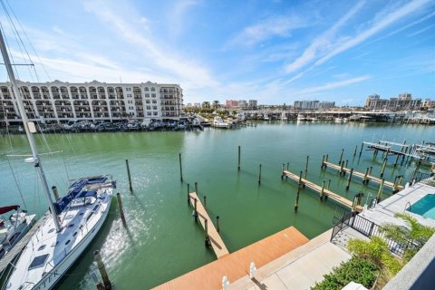 Condo in Clearwater, Florida, 3 bedrooms № 2195378 - photo 29