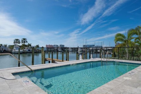 Condo in Clearwater, Florida, 3 bedrooms № 2195378