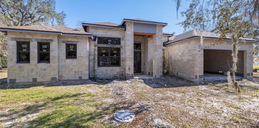 House in Kissimmee, Florida 3 bedrooms, 213.02 sq.m. № 2211328