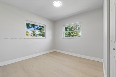 Villa ou maison à vendre à North Lauderdale, Floride: 4 chambres, 116.5 m2 № 1971852 - photo 19