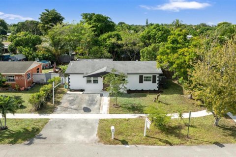 Villa ou maison à vendre à North Lauderdale, Floride: 4 chambres, 116.5 m2 № 1971852 - photo 28