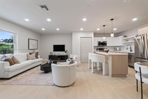 Villa ou maison à vendre à North Lauderdale, Floride: 4 chambres, 116.5 m2 № 1971852 - photo 6