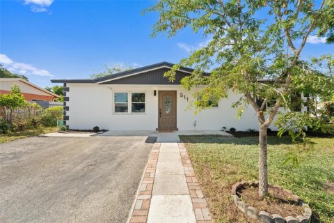 Villa ou maison à vendre à North Lauderdale, Floride: 4 chambres, 116.5 m2 № 1971852 - photo 2