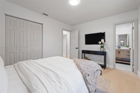 Villa ou maison à vendre à North Lauderdale, Floride: 4 chambres, 116.5 m2 № 1971852 - photo 15