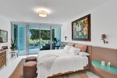 Condo in Miami, Florida, 2 bedrooms  № 2053035