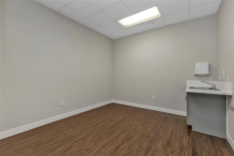 Immobilier commercial à louer à Port Charlotte, Floride № 1544805 - photo 20