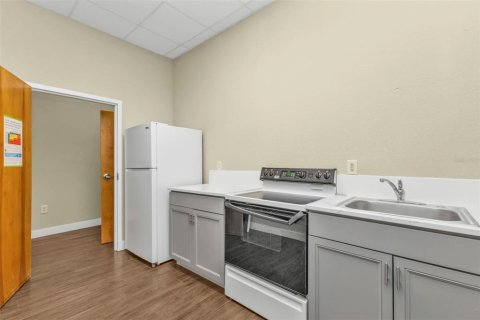 Immobilier commercial à louer à Port Charlotte, Floride № 1544805 - photo 10