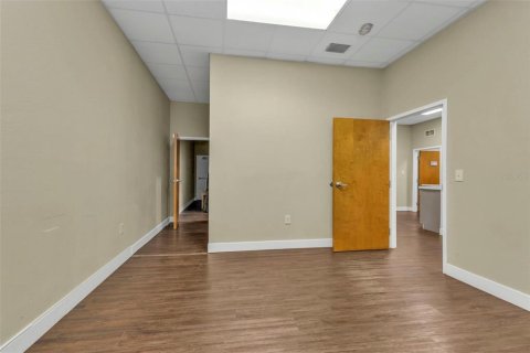 Immobilier commercial à louer à Port Charlotte, Floride № 1544805 - photo 19