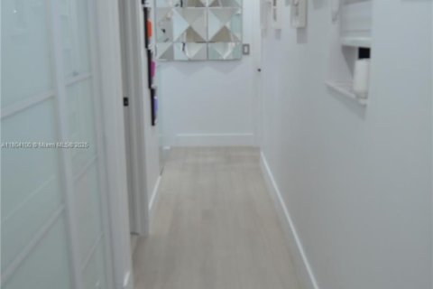 Townhouse in Doral, Florida 3 bedrooms, 159.05 sq.m. № 1689419 - photo 17