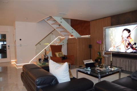 Townhouse in Doral, Florida 3 bedrooms, 159.05 sq.m. № 1689419 - photo 9