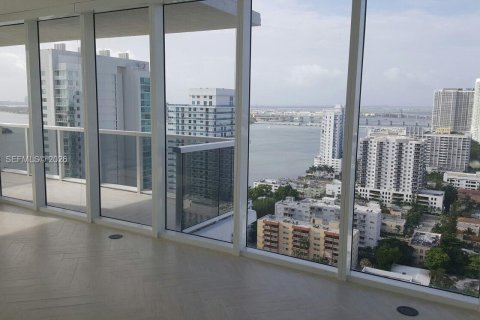 Copropriété à louer à Miami, Floride: 3 chambres, 139.82 m2 № 2170538 - photo 2