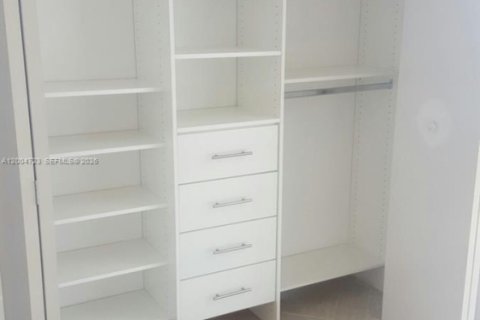 Condo à Miami, Floride, 3 chambres  № 2170538