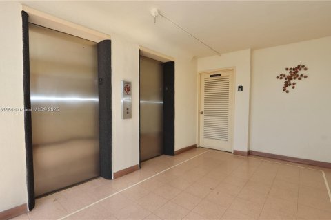 Condo in Aventura, Florida, 1 bedroom  № 1925231 - photo 28