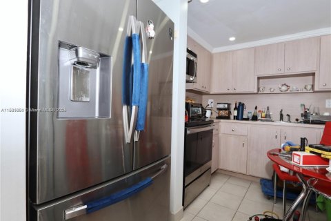 Condo in Aventura, Florida, 1 bedroom  № 1925231 - photo 6