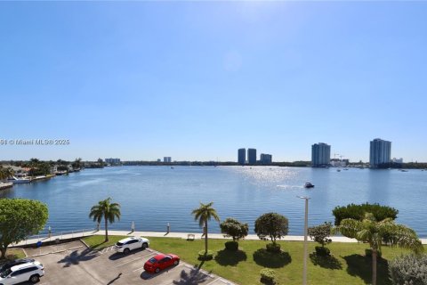 Condo in Aventura, Florida, 1 bedroom  № 1925231 - photo 20