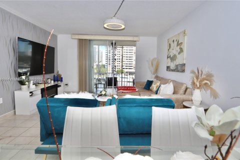 Condo in Aventura, Florida, 1 bedroom  № 1925231 - photo 10