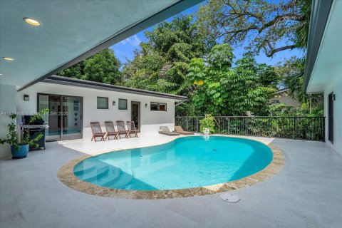 Casa en venta en Coral Gables, Florida, 5 dormitorios, 268.3 m2 № 1938639 - foto 26