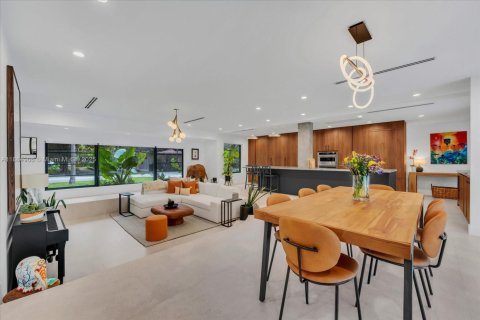 Casa en venta en Coral Gables, Florida, 5 dormitorios, 268.3 m2 № 1938639 - foto 11